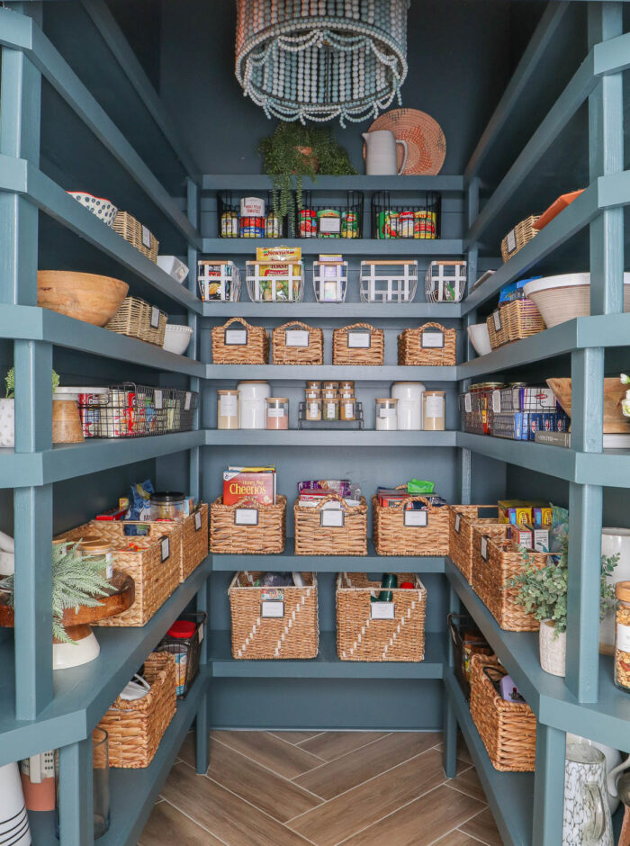 small pantry organization ideas that really work for 2021 - This