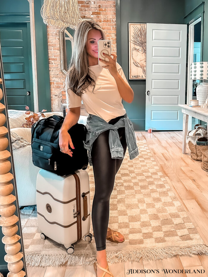 Black Tank with Black Leggings Summer Outfits (2 ideas & outfits)